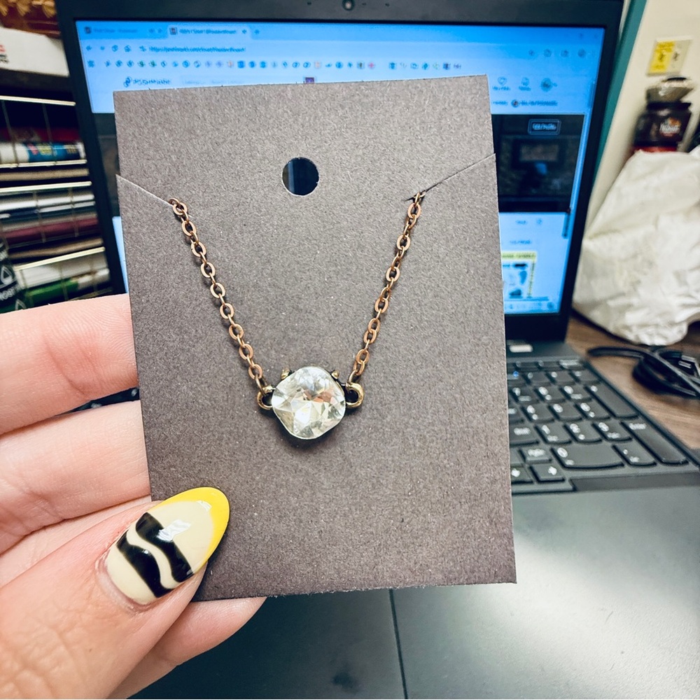 🦚 10 for $10 🦚 Antique Rose Gold Tone Necklace with Glass Crystal Pendant